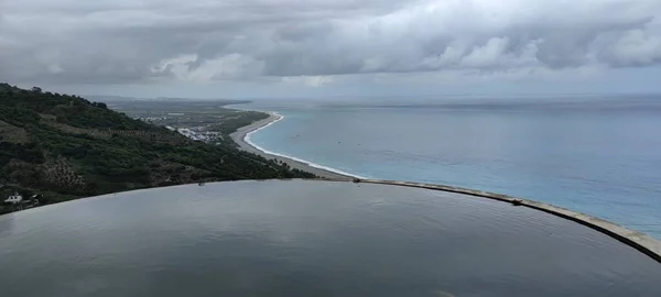 Vista Del Paisaje Hermosa Costa Oriental Con Cielo Azul Reflejo —  Fotos de Stock