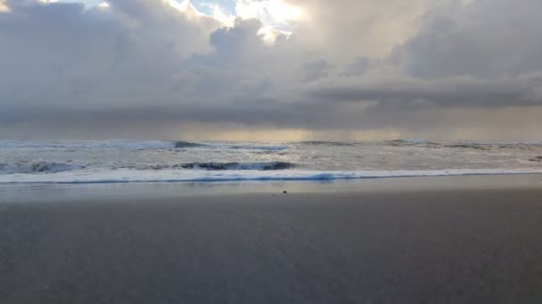 Παραλία Ντούλι Του Ουρανού Taitung Απολαμβάνει Την Όμορφη Ακτογραμμή Του — Αρχείο Βίντεο
