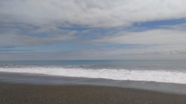 Duli Sahili (gökyüzü ülkesi), Taitung, Tayvan 'ın güzel sahil şeridini sever.