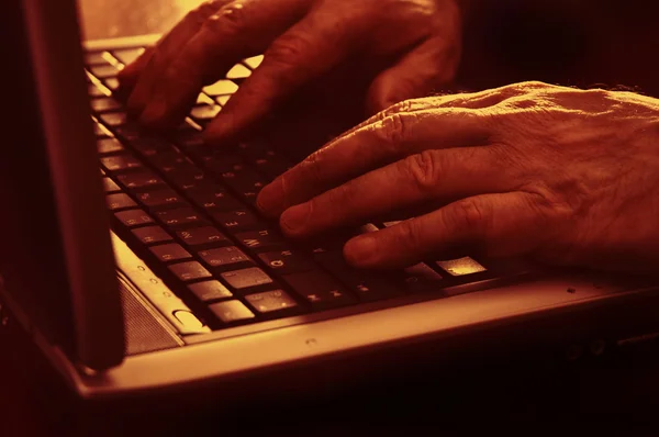 Laptop and hands — Stock Photo, Image