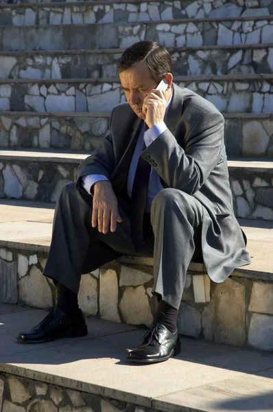 Homme d'affaires avec téléphone — Photo