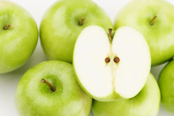 Grüne Äpfel — Stockfoto