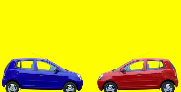 Auto rossa e blu su sfondo giallo — Foto Stock