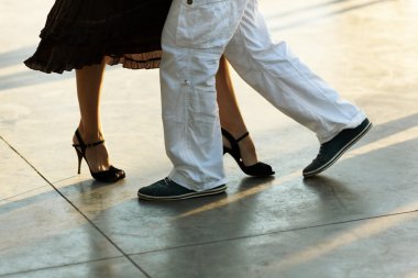 sokakta tango