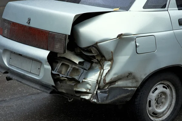 Incidente automobilistico nel giorno di pioggia — Foto Stock