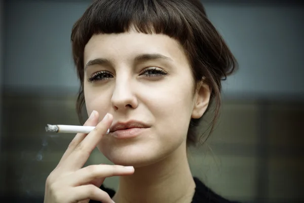 Smoking woman — Stock Photo, Image