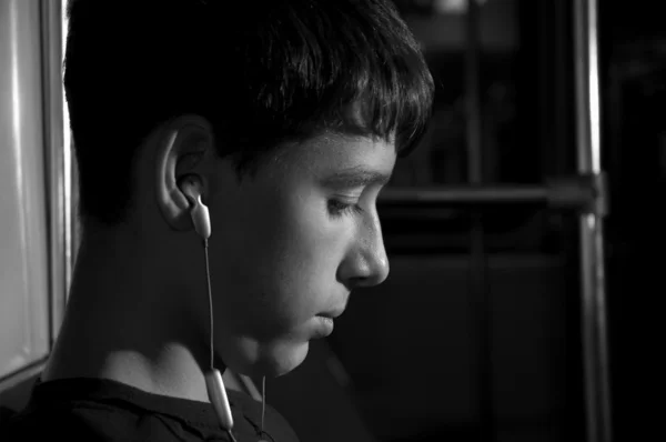 Teen with headphones — Stock Photo, Image