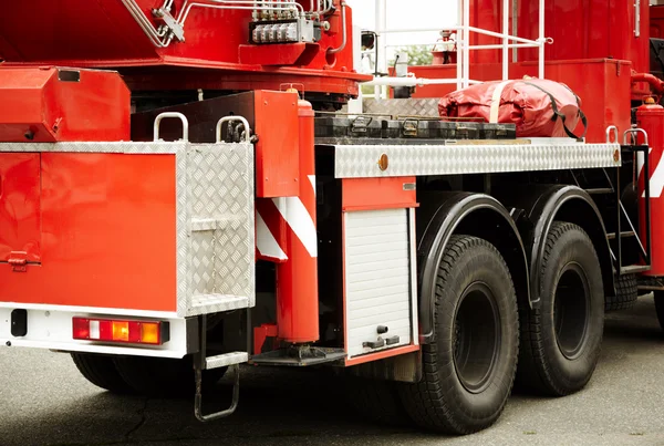 Caminhão de bombeiros vermelho — Fotografia de Stock