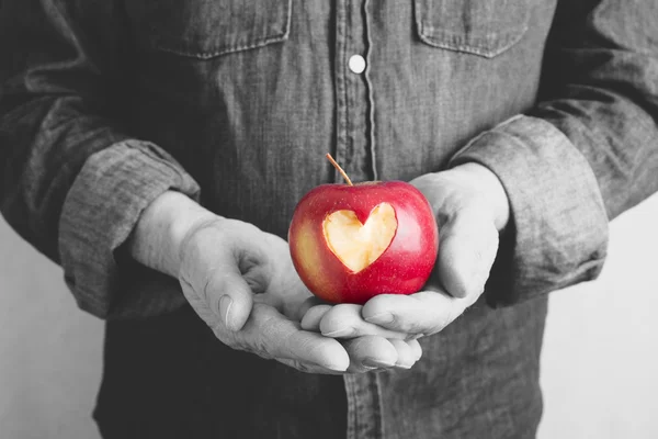 Ystävänpäivä omena — kuvapankkivalokuva