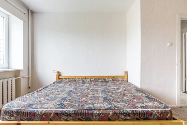 Bed In Empty Bedroom — Stock Photo, Image