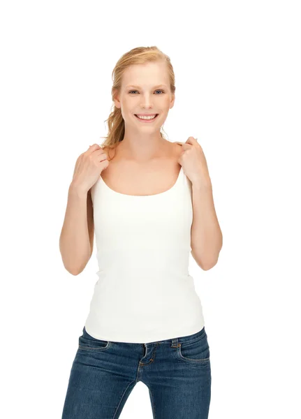 Sorrindo adolescente em branco camiseta branca — Fotografia de Stock