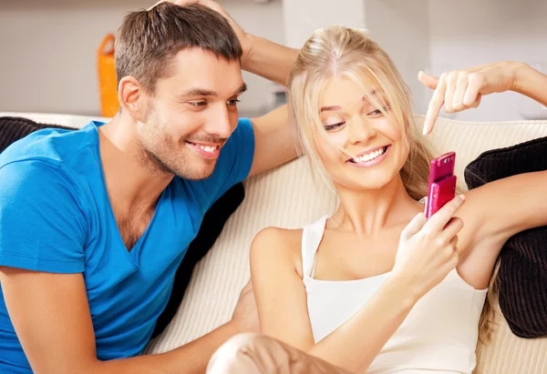 Casal feliz em casa — Fotografia de Stock