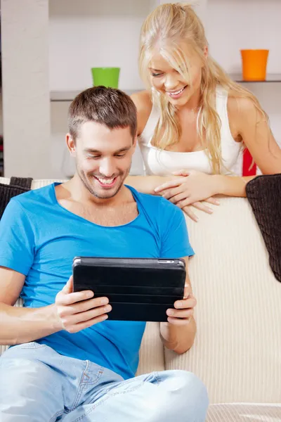 Casal feliz em casa — Fotografia de Stock