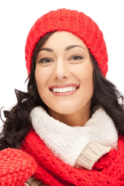 Beautiful woman in hat, muffler and mittens — Stockfoto