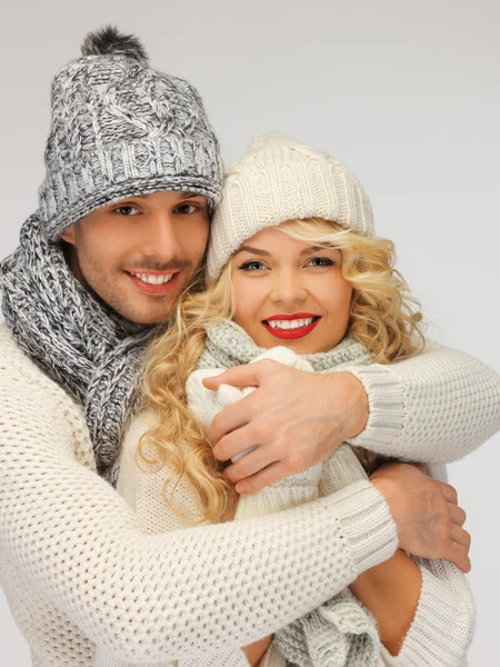 Casal de família em uma roupa de inverno — Fotografia de Stock