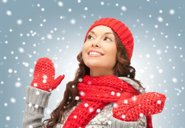 Beautiful woman in hat, muffler and mittens — Stock Photo, Image