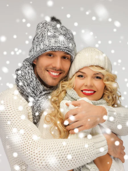 Casal de família em uma roupa de inverno — Fotografia de Stock