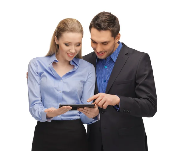 Mann und Frau mit Tablet-PC — Stockfoto