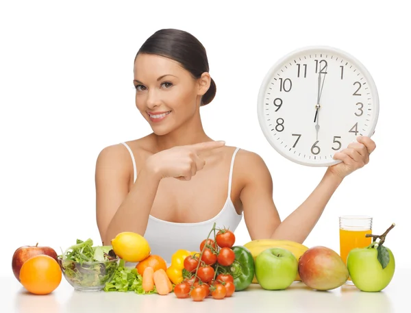 Mujer con reloj grande — Foto de Stock