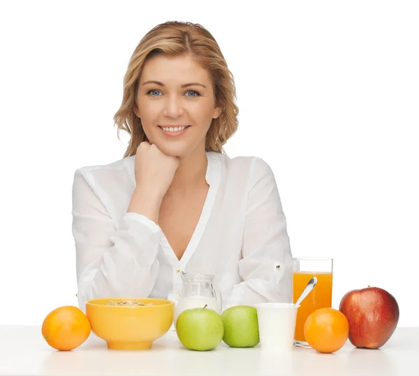 Woman with healthy breakfast — Stock Photo, Image