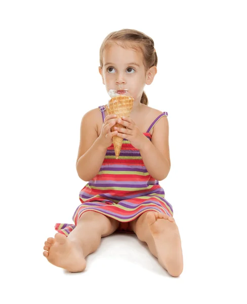 Niña con helado —  Fotos de Stock