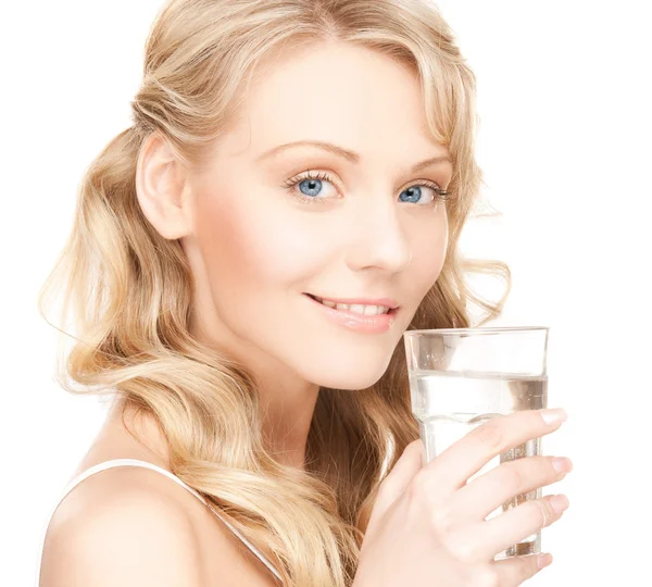 Femme avec verre d'eau — Photo