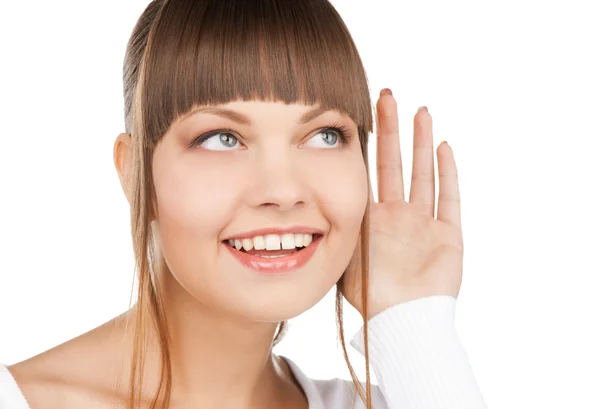 Mujer feliz escuchando chismes — Foto de Stock