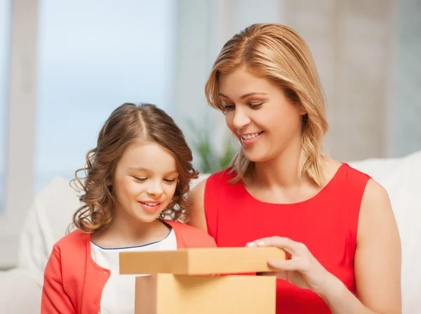 Mutter und Tochter — Stockfoto