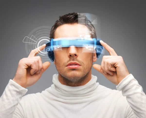 Businessman with digital glasses — Stock Photo, Image