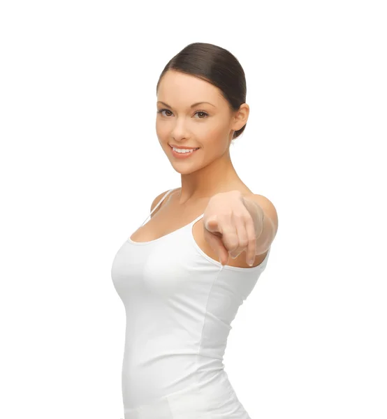 Vrouw in lege witte t-shirt wijzend op u — Stockfoto