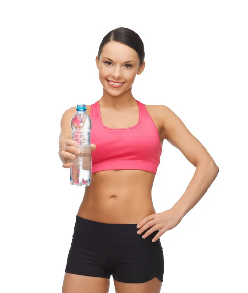 Mujer con botella de agua — Foto de Stock