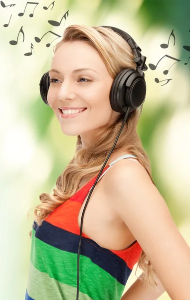 Mujer con auriculares — Foto de Stock