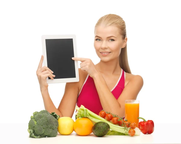Mulher com frutas, legumes e tablet pc — Fotografia de Stock
