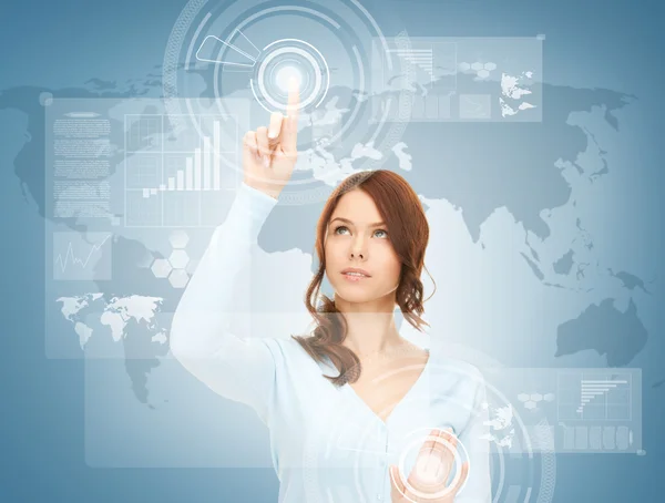 Mujer de negocios tocando pantalla virtual —  Fotos de Stock