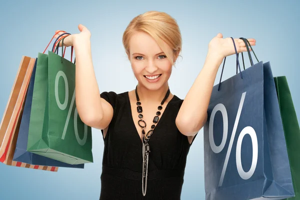 Donna con shopping bags — Foto Stock