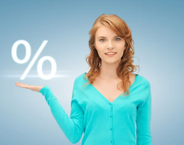 Menina mostrando sinal de por cento em sua mão — Fotografia de Stock