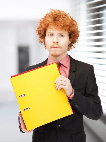 Hombre con carpetas — Foto de Stock