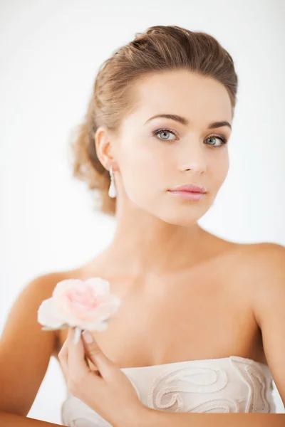 Woman with diamond earrings — Stock Photo, Image