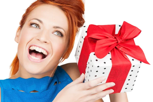 Ragazza con confezione regalo — Foto Stock