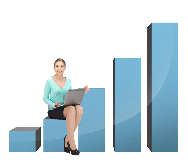 Geschäftsfrau sitzt auf großem 3D-Diagramm — Stockfoto