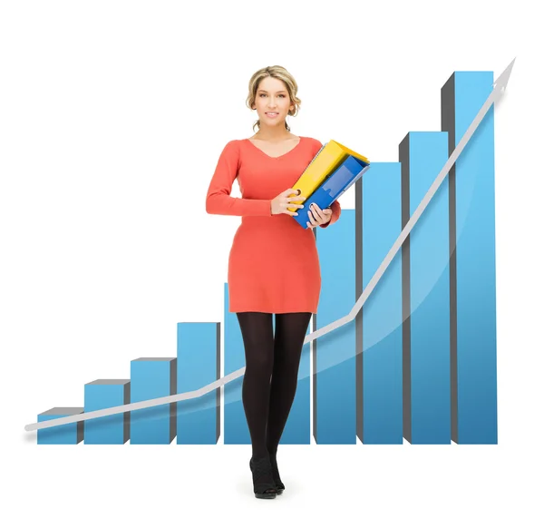 Geschäftsfrau mit großem 3D-Diagramm und Ordnern — Stockfoto