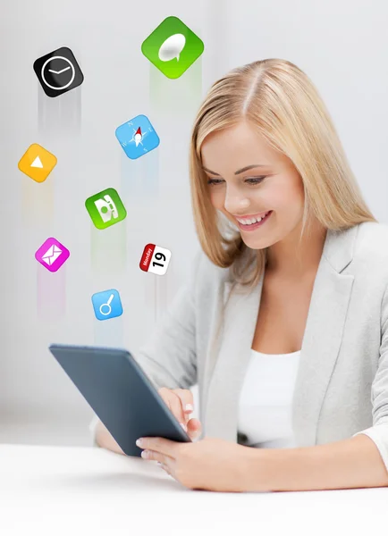 Donna con tablet pc — Foto Stock