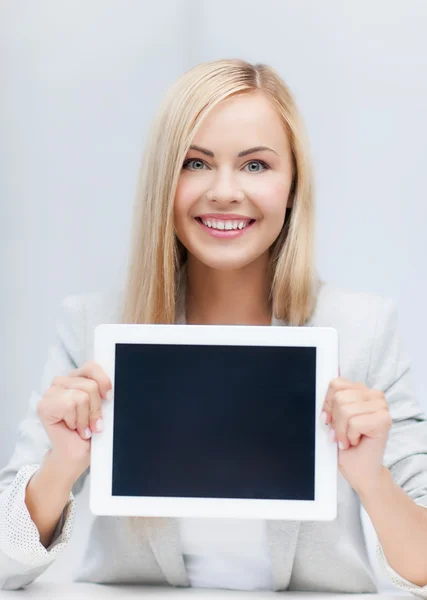 Femme avec comprimé pc — Photo