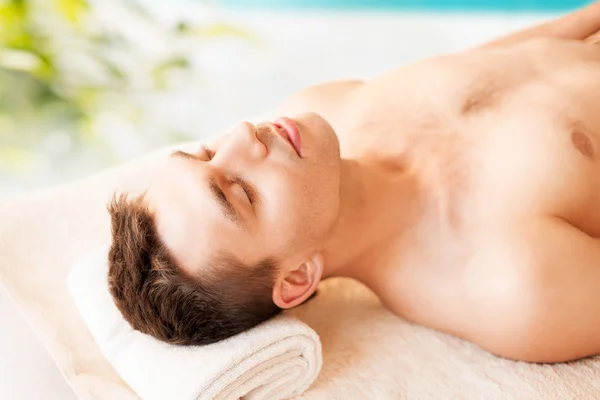 Man in spa — Stockfoto