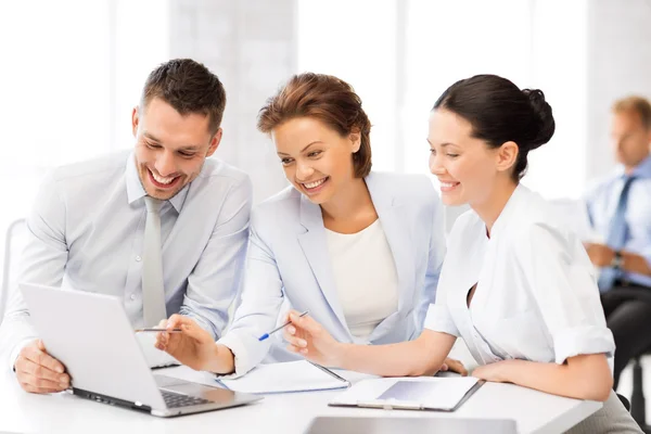 Business team having discussion in office — Stock Photo, Image