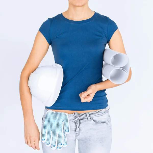 Arquitecta con casco y plano — Foto de Stock