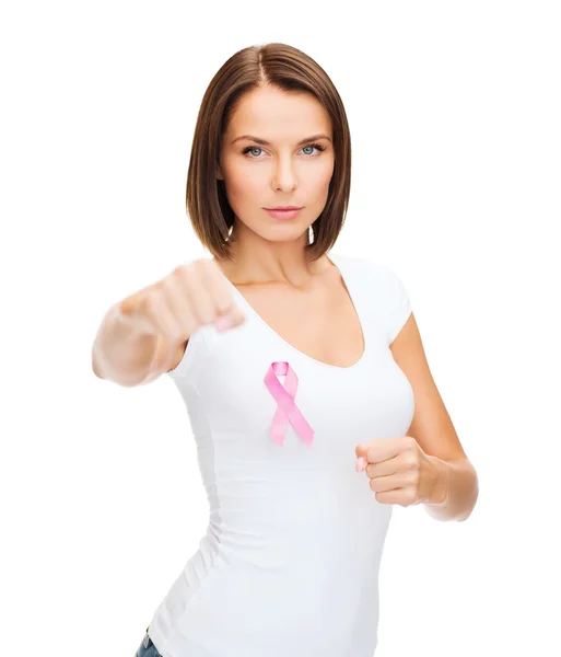 Donna con nastro rosa per cancro — Foto Stock