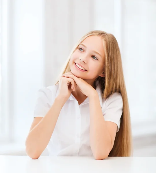 Student tjej i skolan — Stockfoto