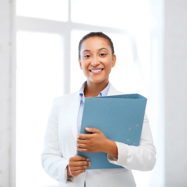 Afrikanska affärskvinna i office — Stockfoto