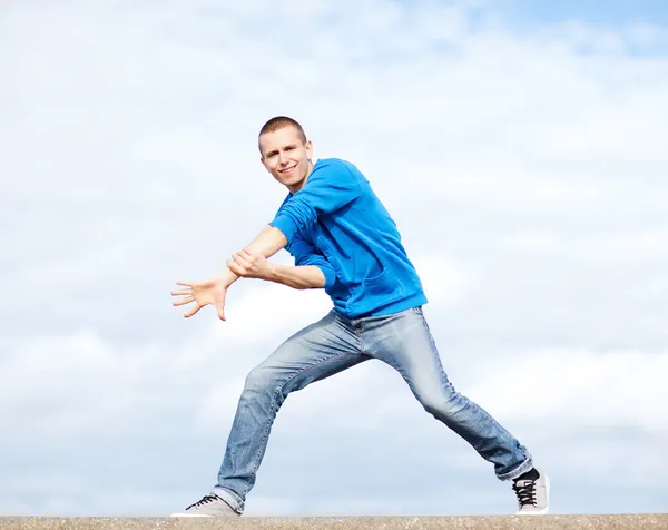 Stilig pojke gör dans flytta — Stockfoto